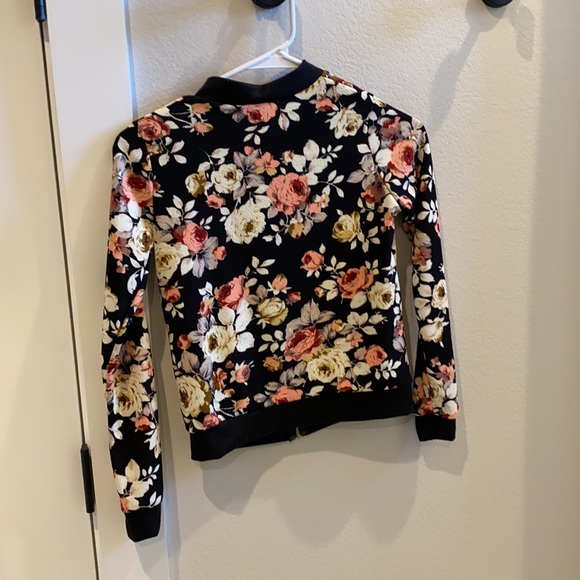 EUC Size 10/12 10 12 Girls Boho Flower Floral Lightweight Bomber Jacket Coat - Picture 4 of 4